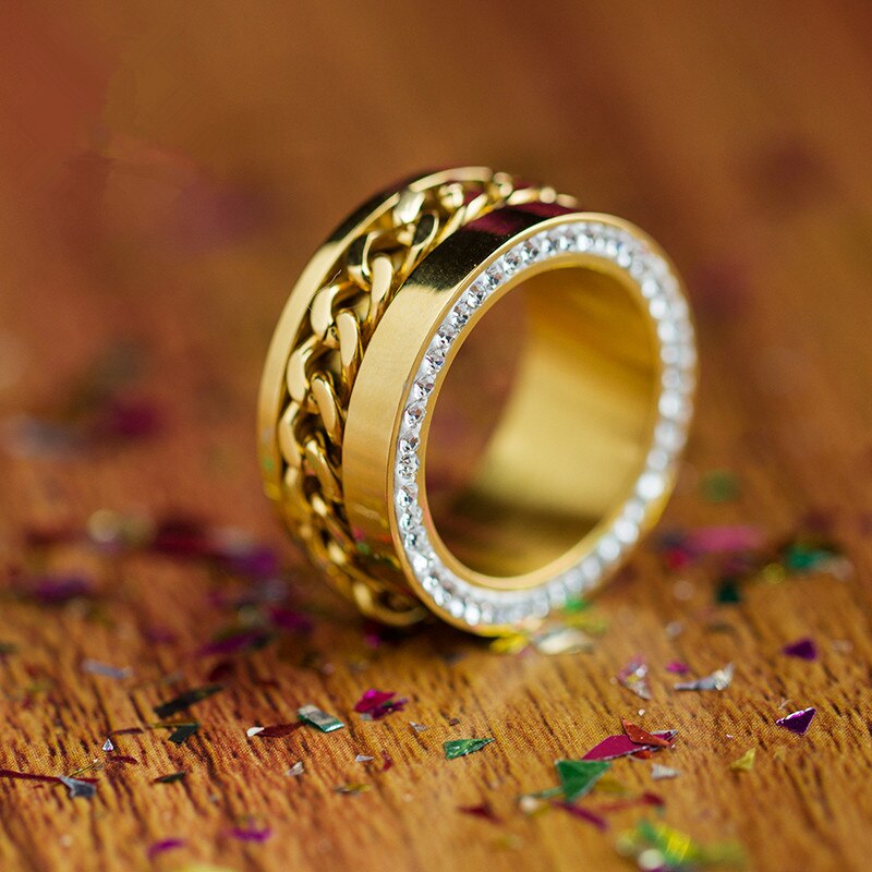 Anel com Cristais de Zircônia