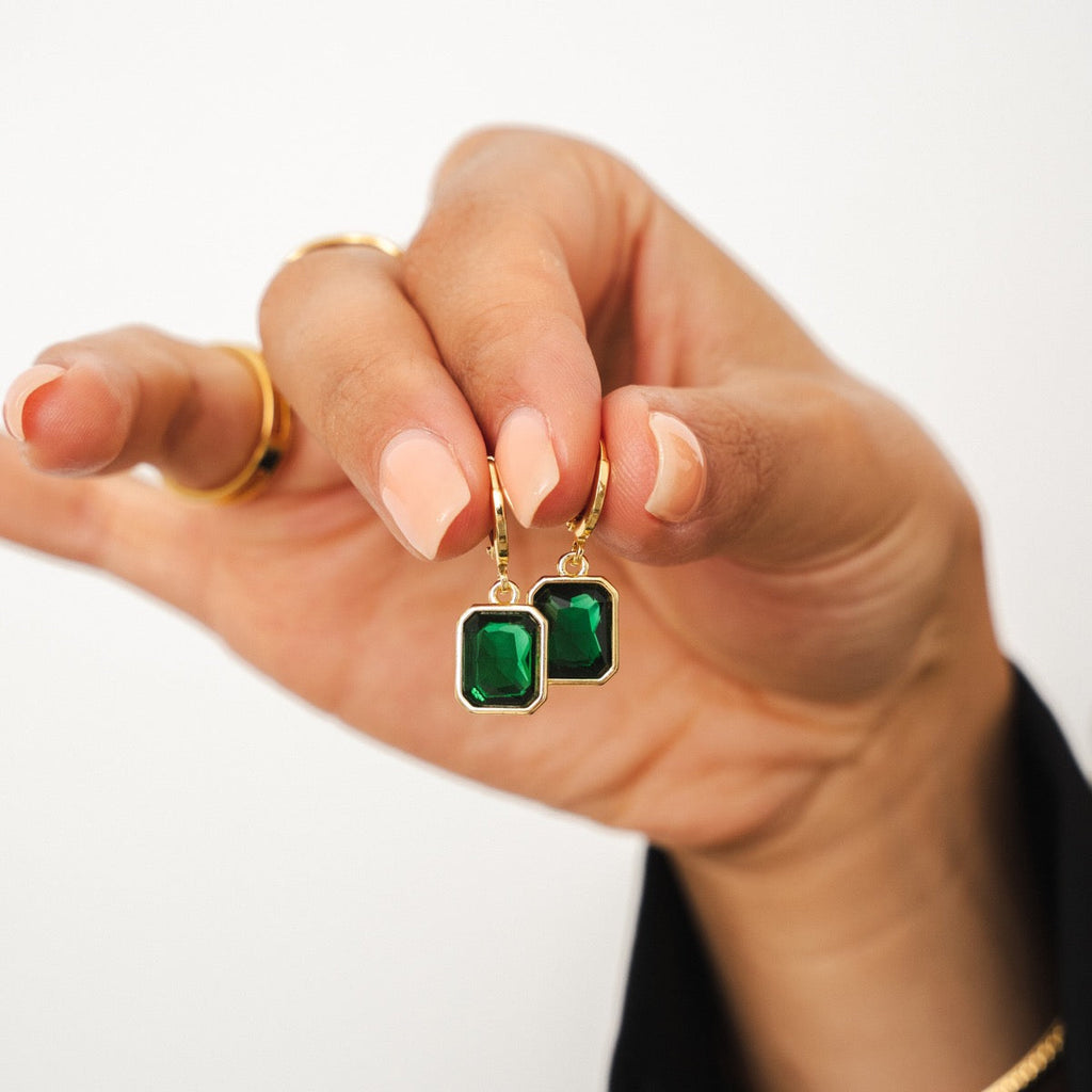 Brinco Argolinha com Pingente de Esmeralda