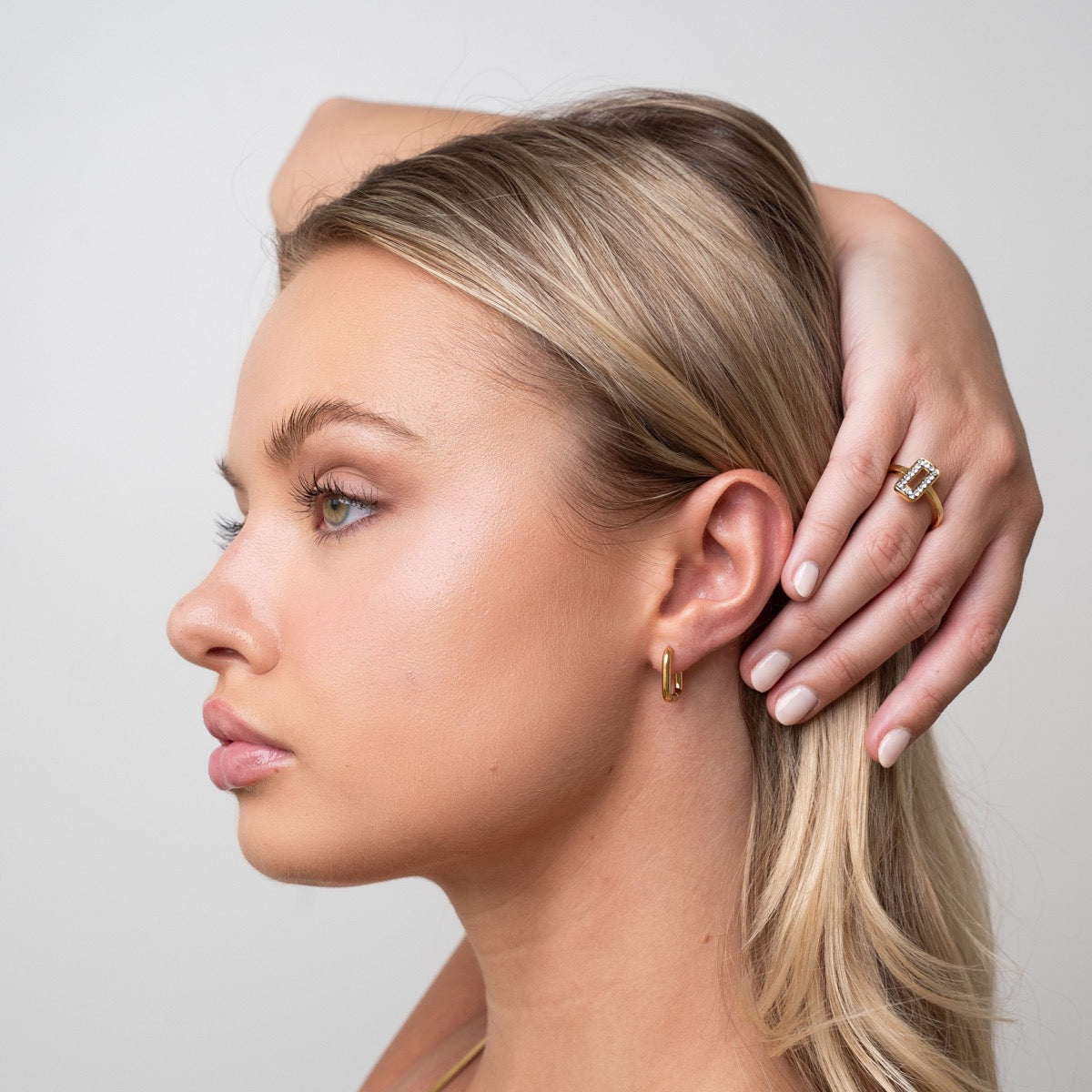 Brinco de argola quadrado Banhado a Ouro 18K