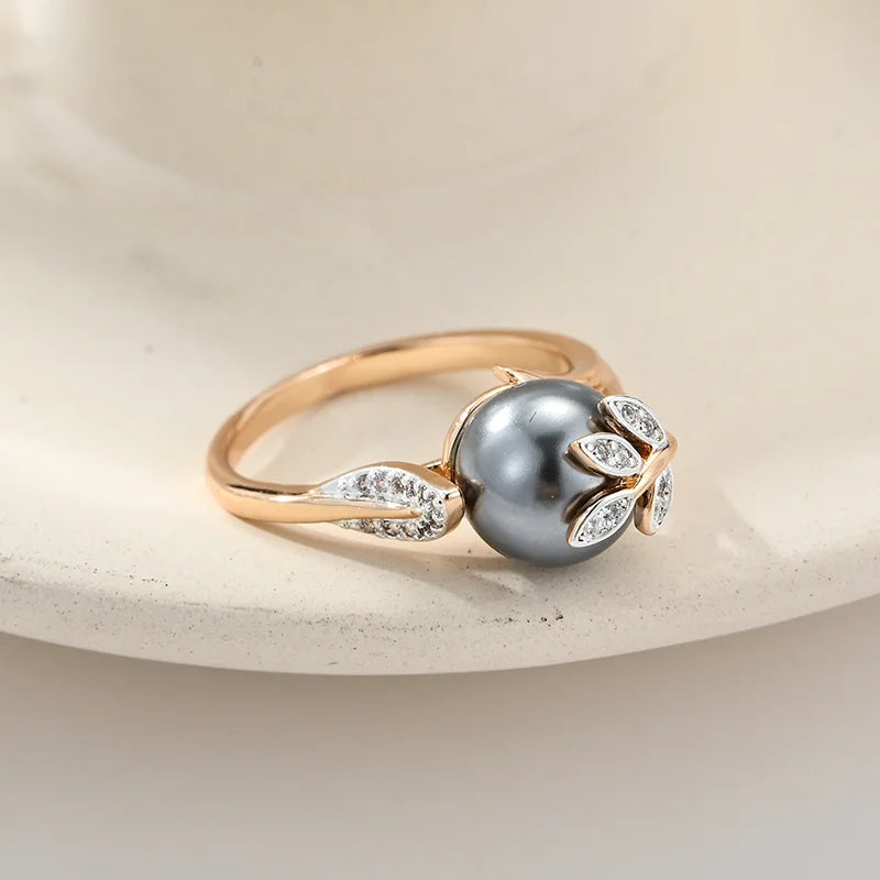 Anel Elegante de Pérola com Zircônia