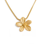 Colar Flor Brilho Atemporal