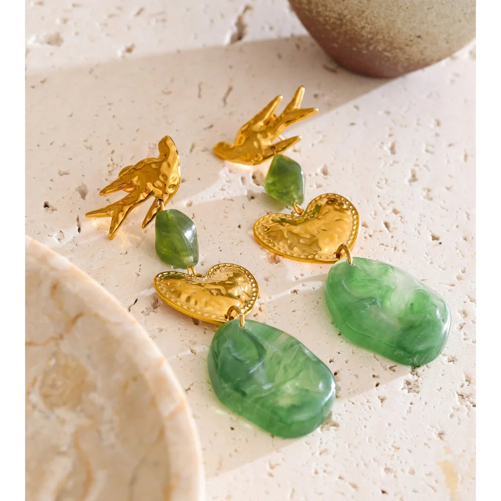 Brinco Coração Verde Alado