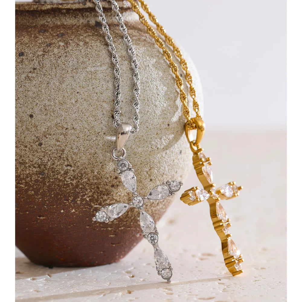 Colar Cruz Zircônia de Luxo