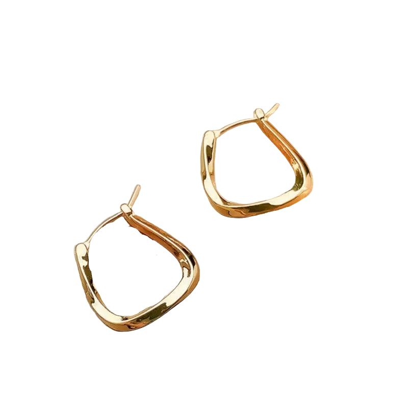 Brinco Curvo Elegante