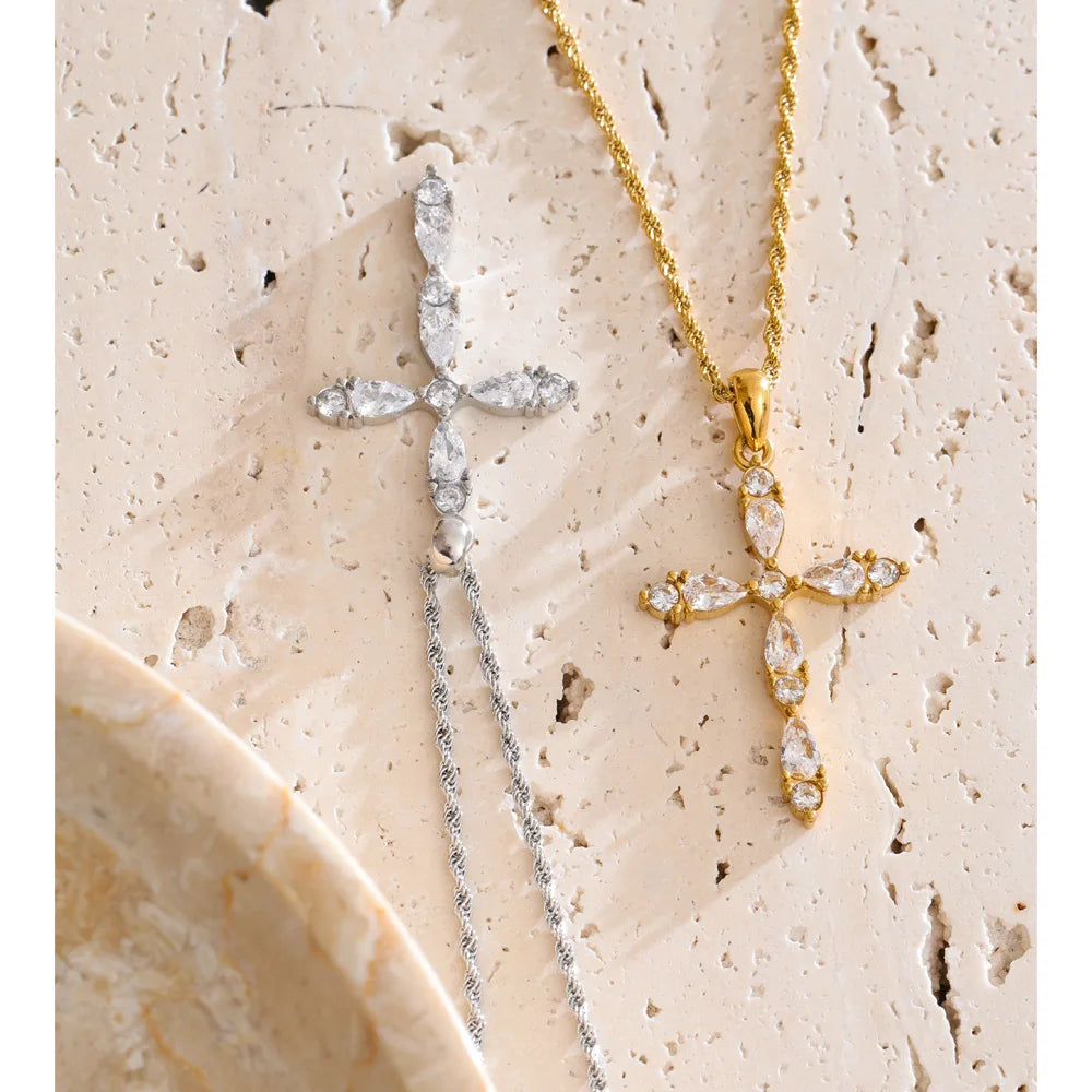 Colar Cruz Zircônia de Luxo